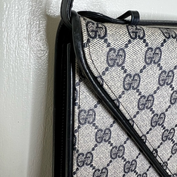 Vintage Gucci Shoulder Bag - Picture 6 of 16